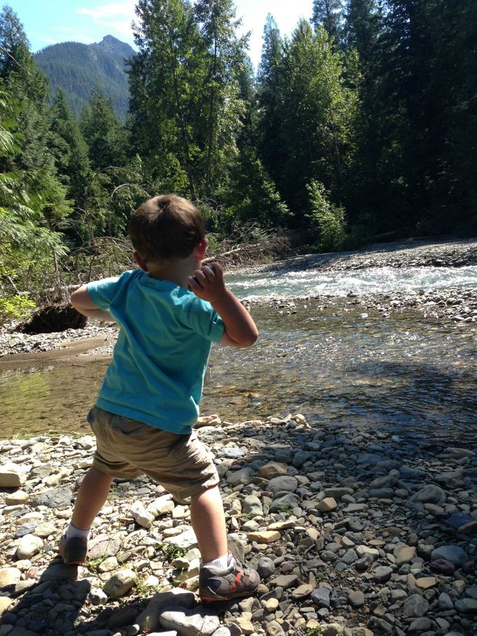 Jude mid rock throw